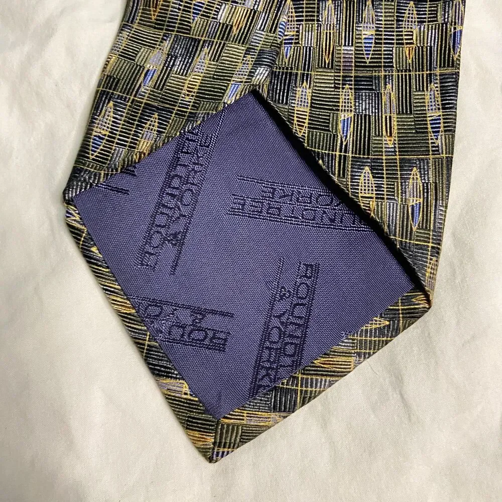 #7358 ROUNDTRE AND YORKE KHAKI GREEN SURFBOARD DESING SILK NECKTIE TIE 4X58 IN